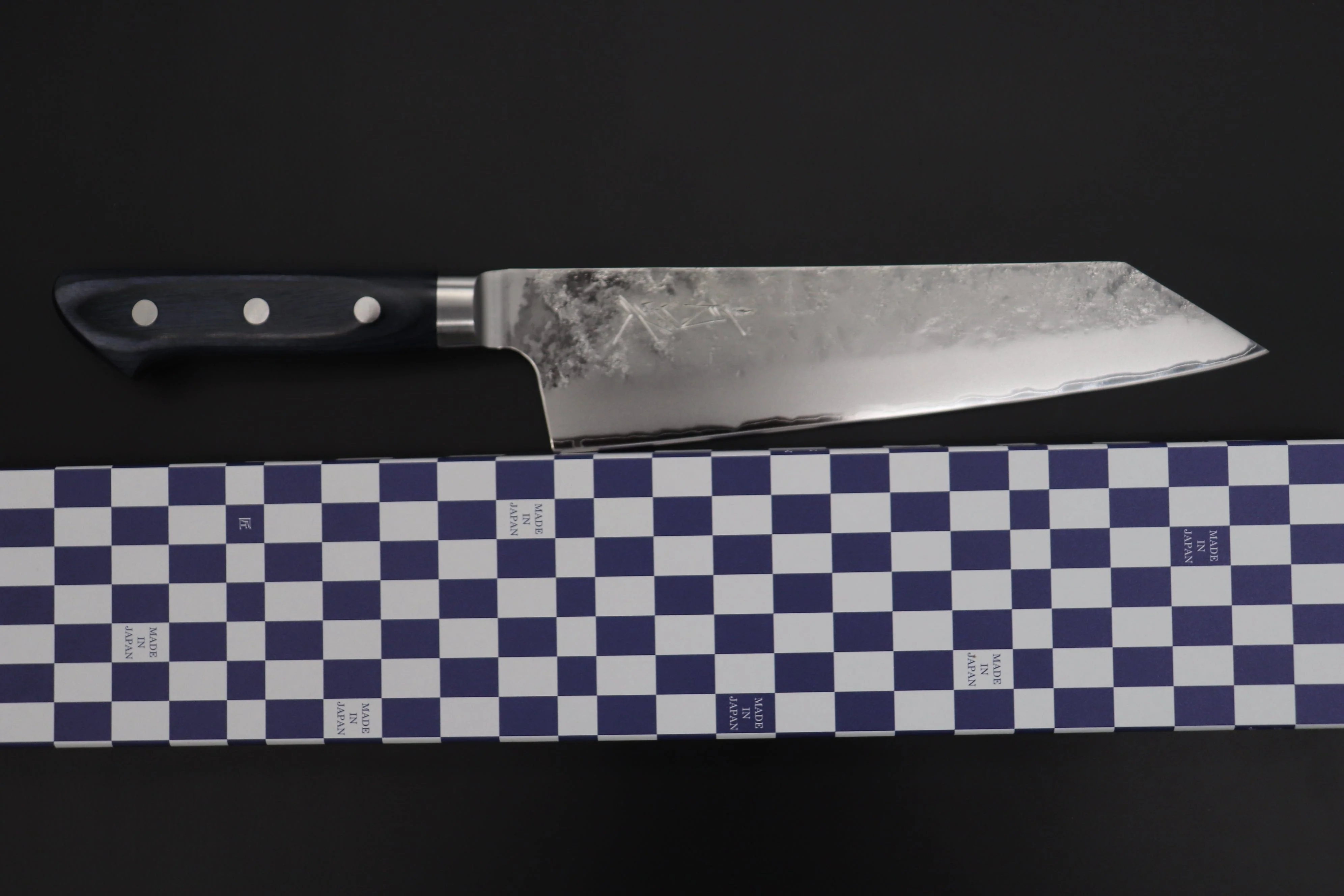 JCK Natures 青雲 Blue Clouds Series BCBP-2 Blue Steel No.2 Nashiji Bunka (Kiritsuke) 190mm (7.4 inch, Royal Blue-Purple Pakka Wood Handle) - Image 8