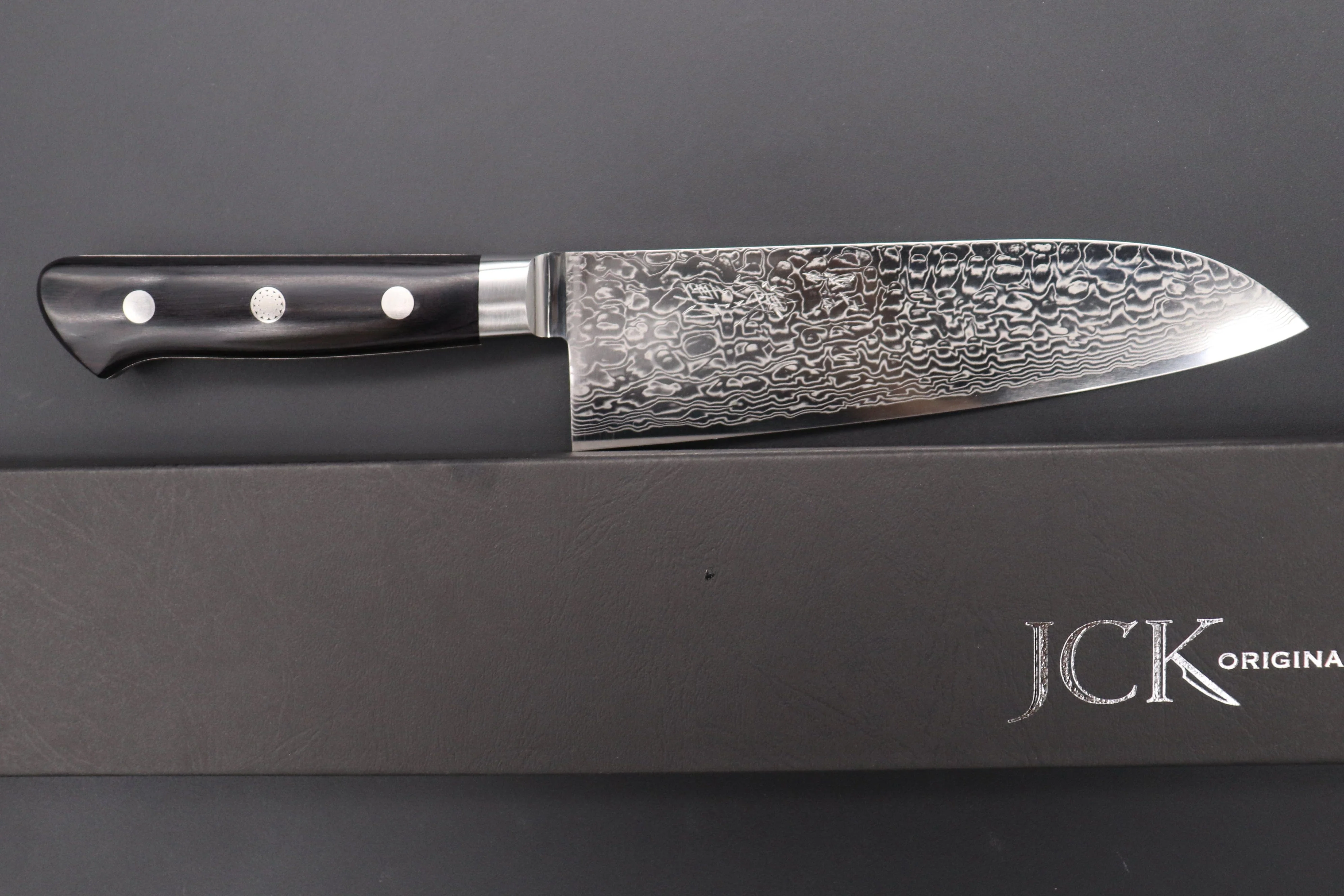 JCK Original Kagayaki R-2 Damascus Series KGRP-2 Santoku 175mm (6.8inch, Polished Blade) - Image 9