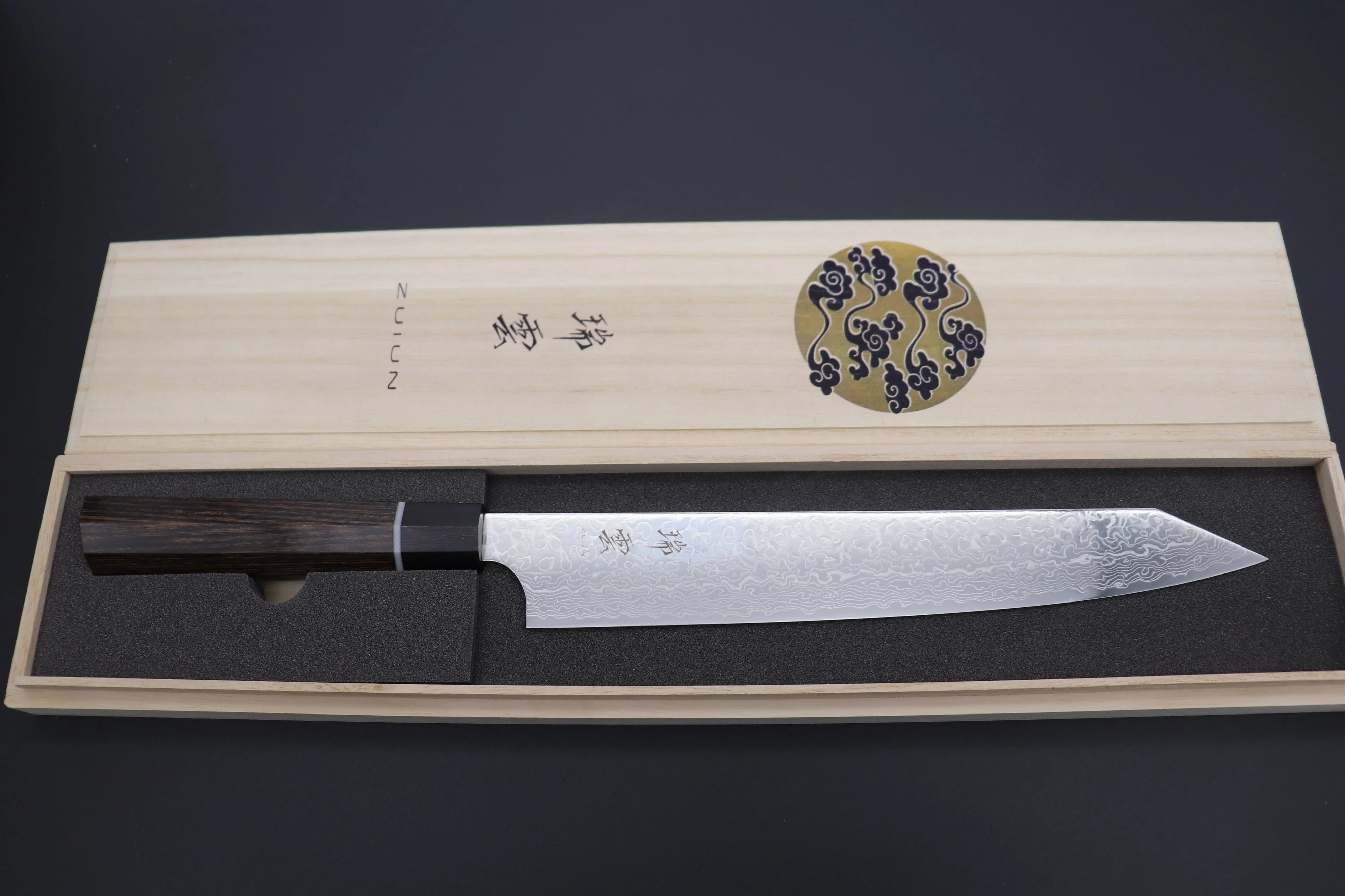 Kanetsugu Zuiun Series R-2 Damascus KZD-4 Kiritsuke Sujihiki 240mm (9.4 Inch) - Image 9