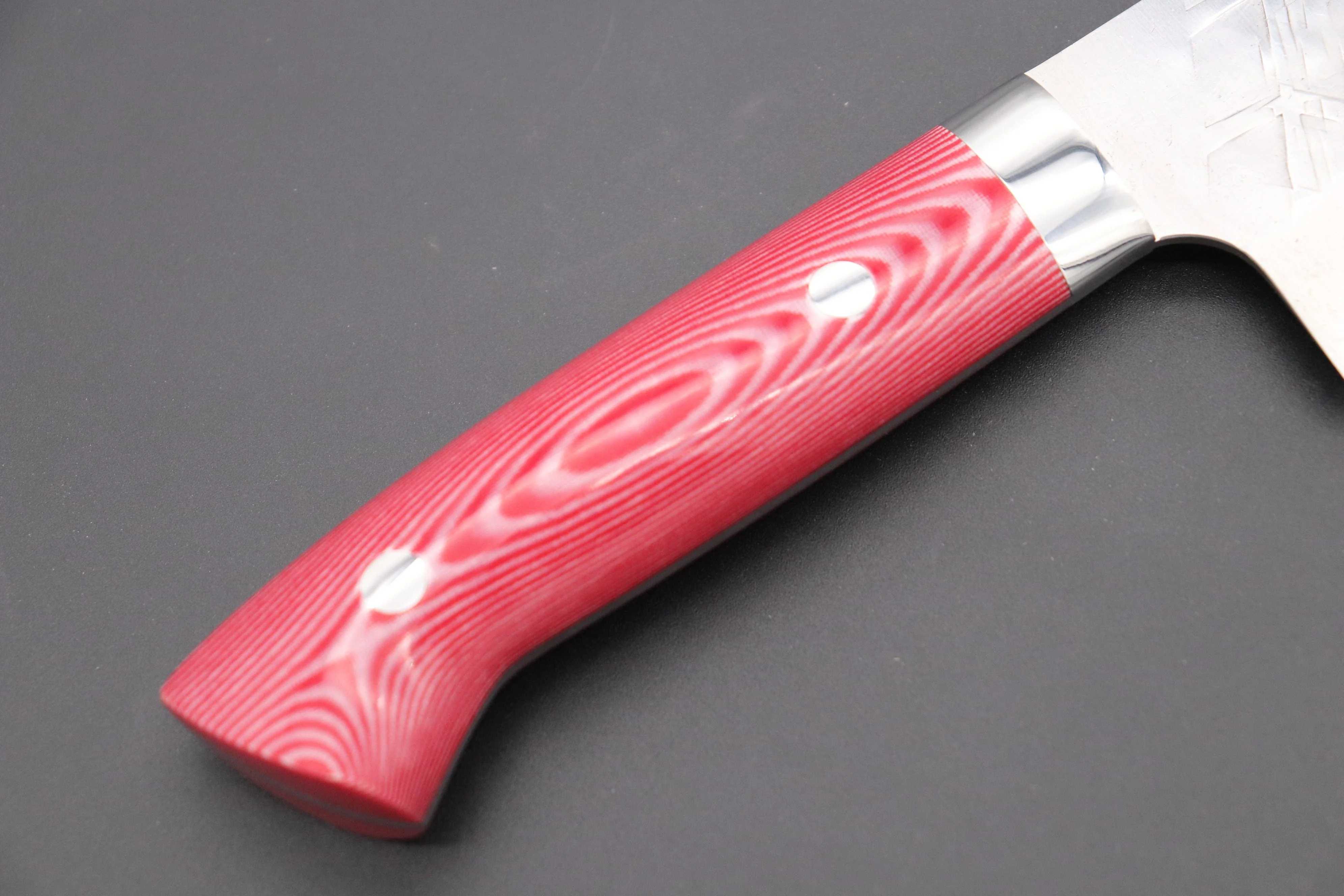 Takeshi Saji SRS-13 Hammer Forged,  Custom Handmade Handle Series Bunka 175mm (6.8 inch, Red & White Linen Micarta Handle) - Image 3